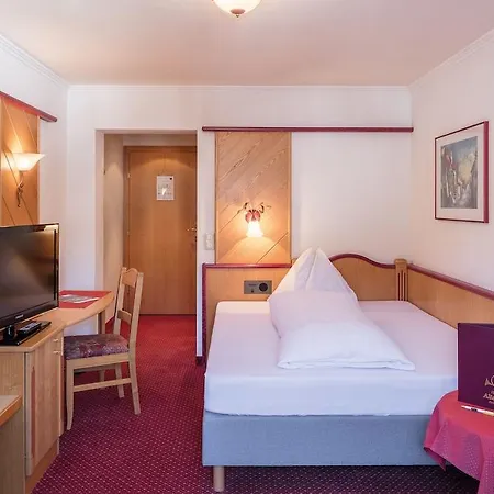Alte Post Hotel 4*