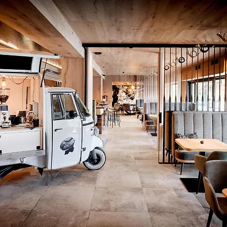 Alte Post Hotel 4*