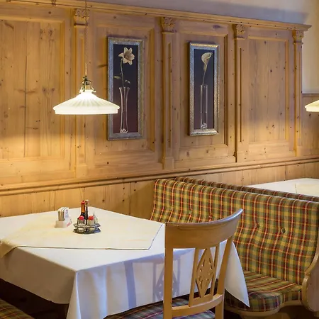 Hotel Alte Post 4*