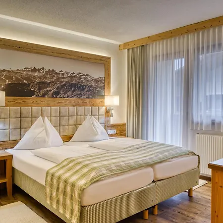 Hotel Alte Post 4*