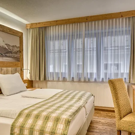 Alte Post Hotel 4*
