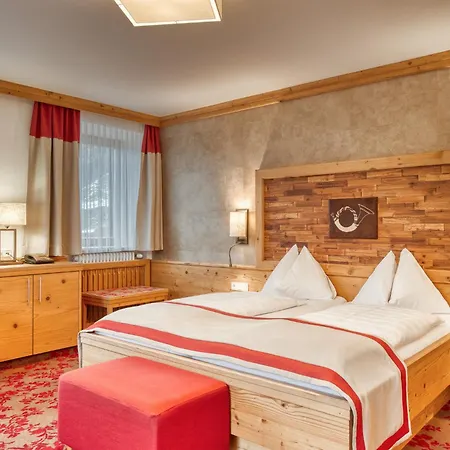 Hotel Alte Post 4*