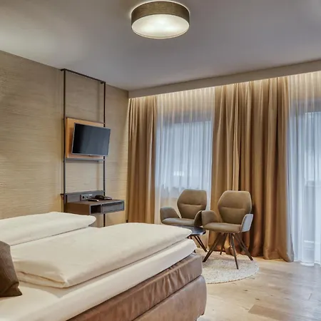 Hotel Alte Post 4*